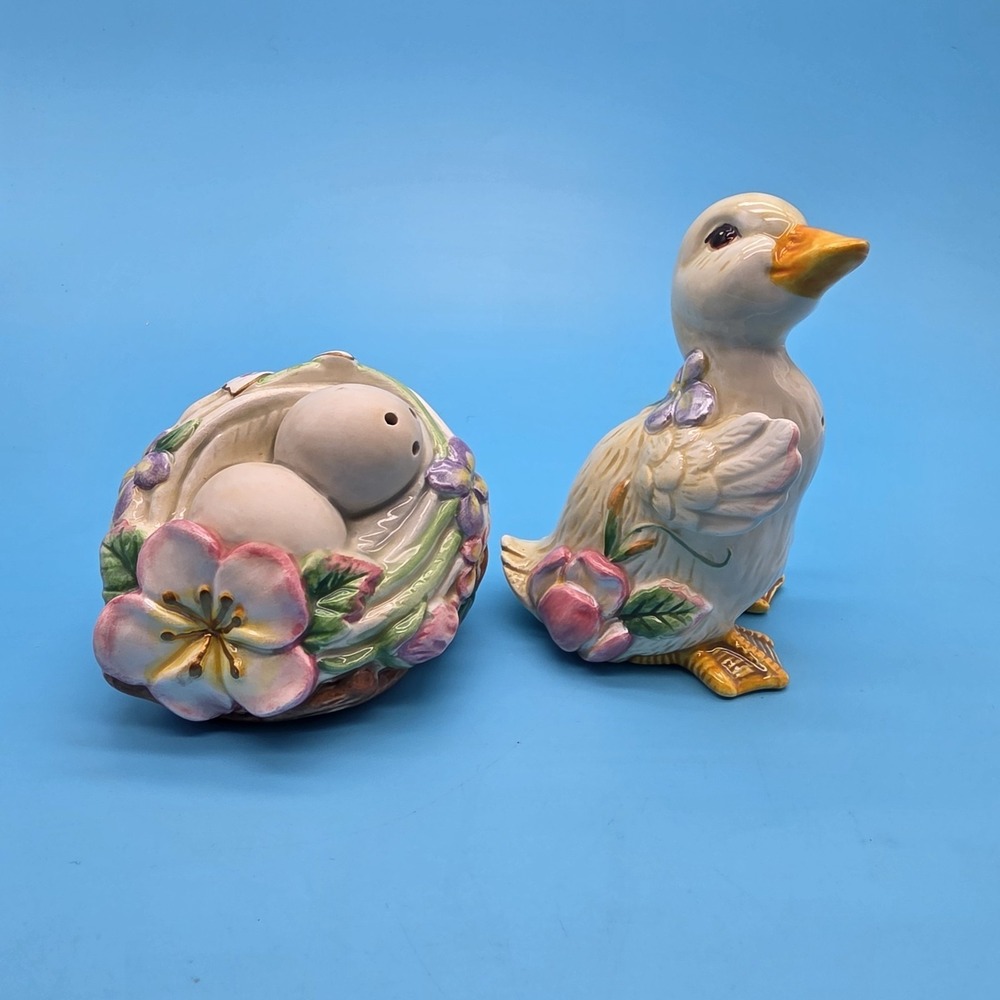 Fitz And Floyd "Garden Rhapsody" Salt & Pepper Shakers Duck Eggs Nest
